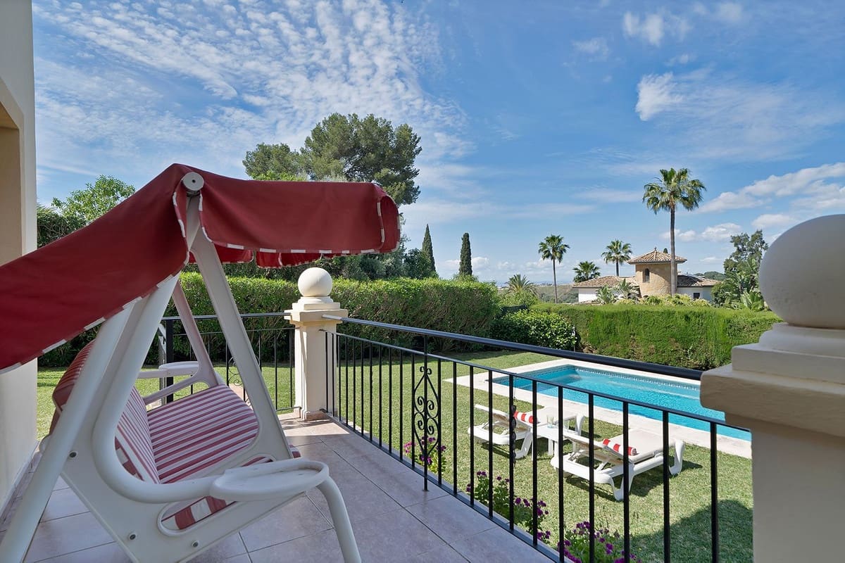 4 soveværelse Villa til salg i Benahavis med swimmingpool garage - € 1.750.000 (Ref: 9472752)