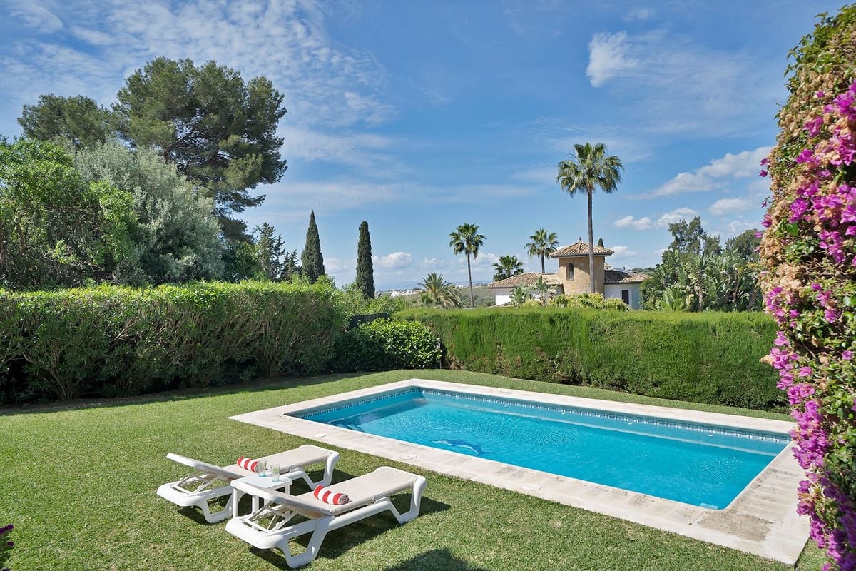 4 soveværelse Villa til salg i Benahavis med swimmingpool garage - € 1.750.000 (Ref: 9472752)