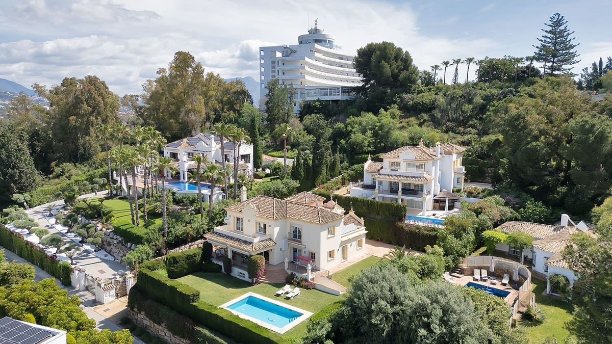 4 soveværelse Villa til salg i Benahavis med swimmingpool garage - € 1.750.000 (Ref: 9472752)