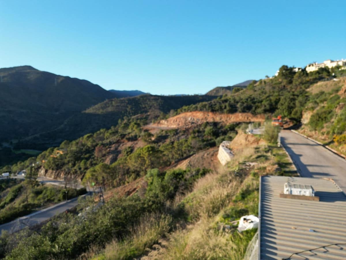 Building Plot for sale in Benahavis - € 550,000 (Ref: 9472753)