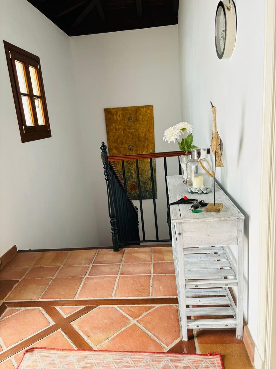 Casa de 3 habitaciones en Benahavís en venta - 695.000 € (Ref: 9521679)