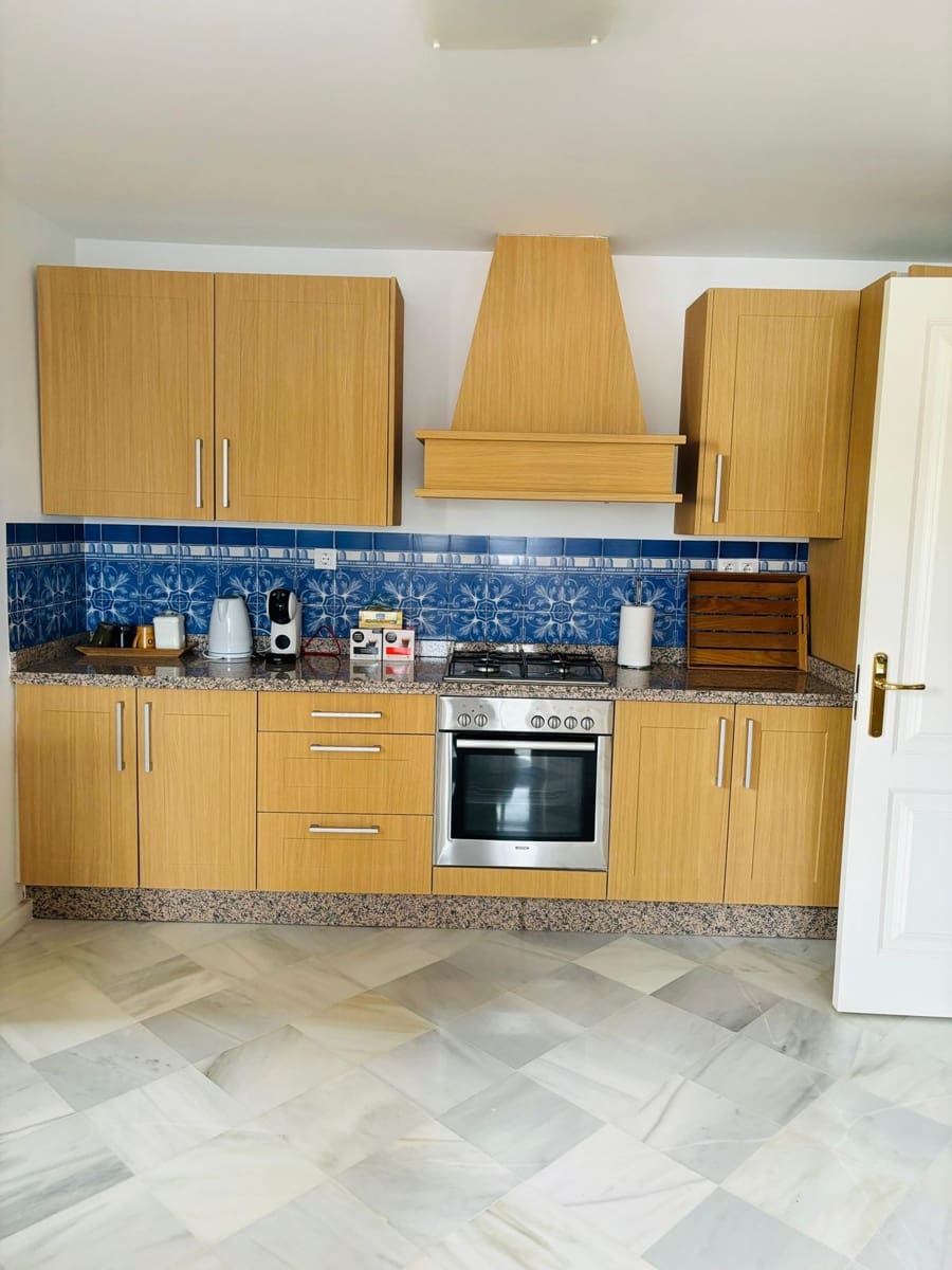 Casa de 3 habitaciones en Benahavís en venta - 695.000 € (Ref: 9521679)