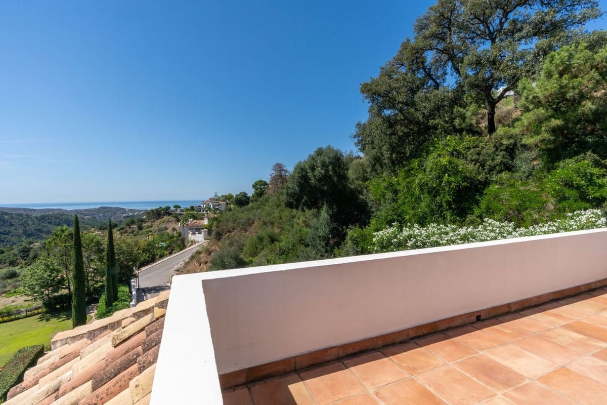 4 bedroom Villa for sale in Benahavis with pool garage - € 1,795,000 (Ref: 9548645)