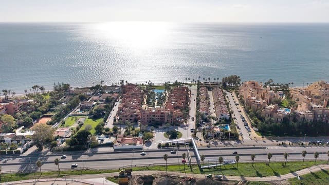 2 quarto Apartamento para venda em New Golden Mile, Estepona com piscina garagem - 850 000 € (Ref: 9571800)