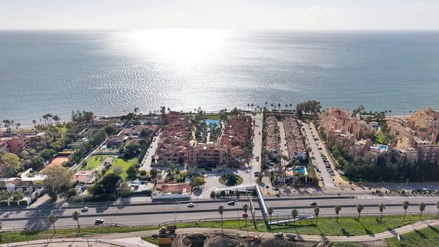 2 quarto Apartamento para venda em New Golden Mile, Estepona com piscina garagem - 850 000 € (Ref: 9571800)