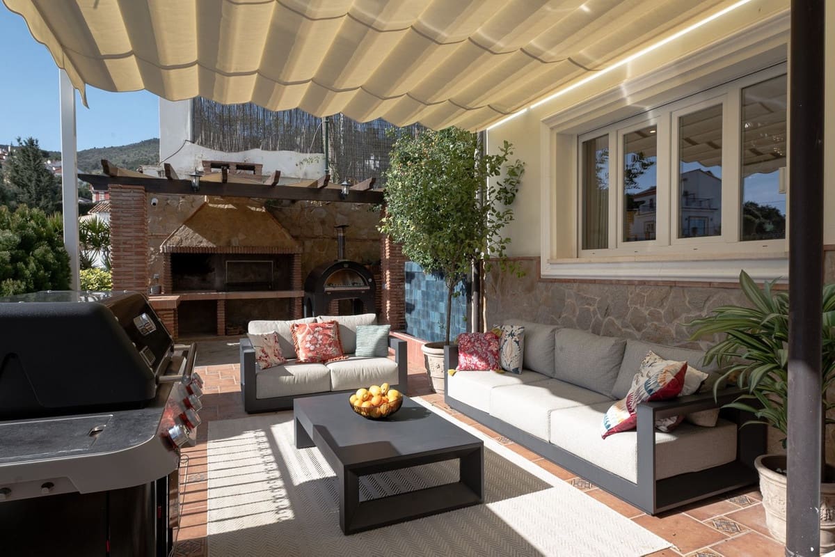 5 sypialnia Willa na sprzedaż w Benalmadena z basenem garażem - 1 895 000 € (Ref: 9575137)