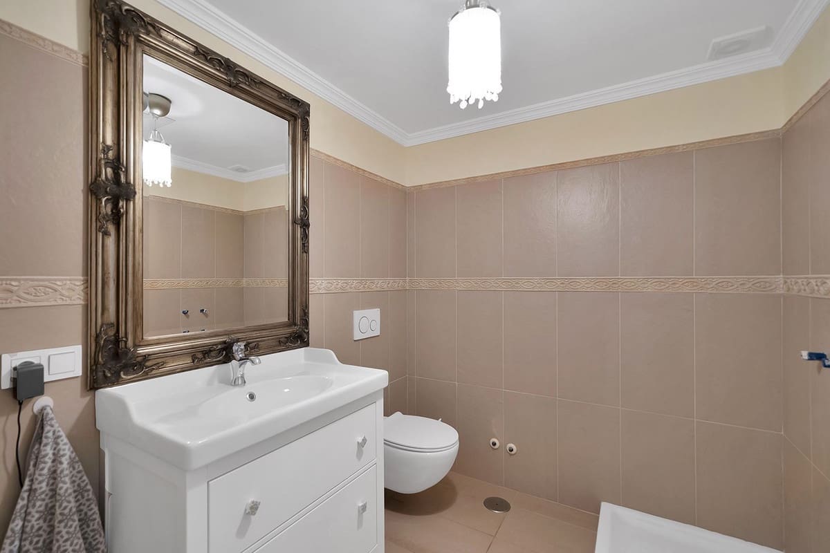 5 bedroom Villa for sale in Benalmadena with pool garage - € 1,895,000 (Ref: 9575137)