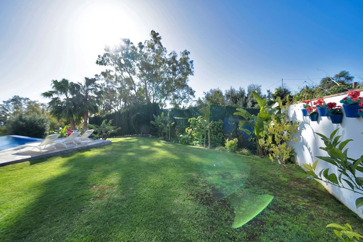 5 bedroom Villa for sale in Benalmadena with pool garage - € 1,895,000 (Ref: 9575137)