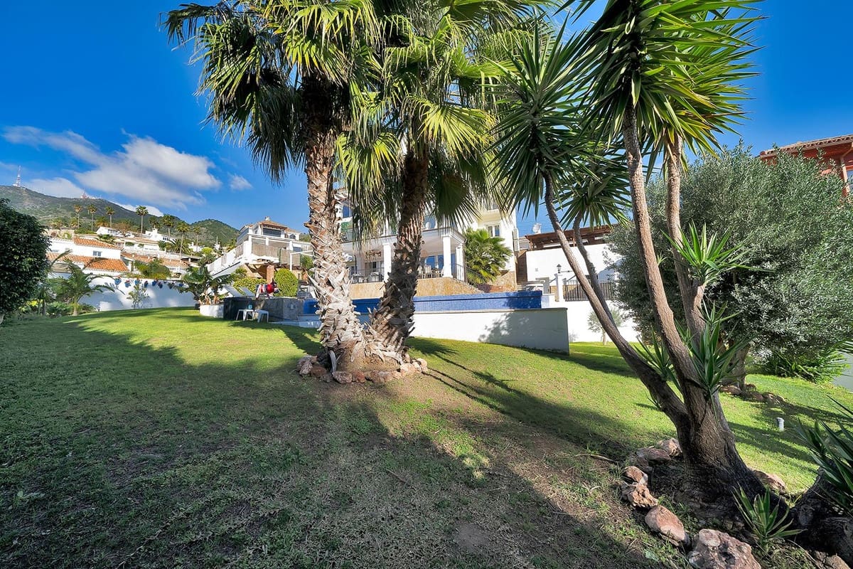 5 bedroom Villa for sale in Benalmadena with pool garage - € 1,895,000 (Ref: 9575137)