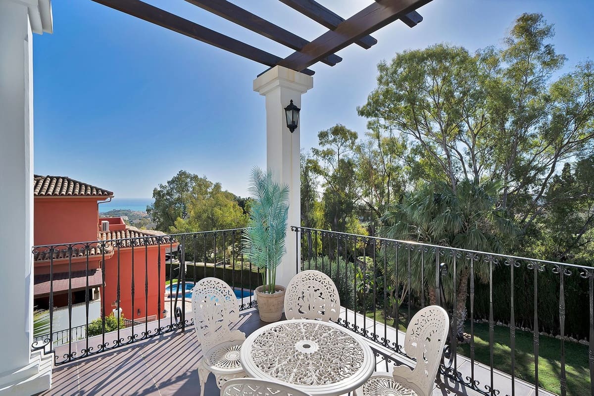 5 bedroom Villa for sale in Benalmadena with pool garage - € 1,895,000 (Ref: 9575137)