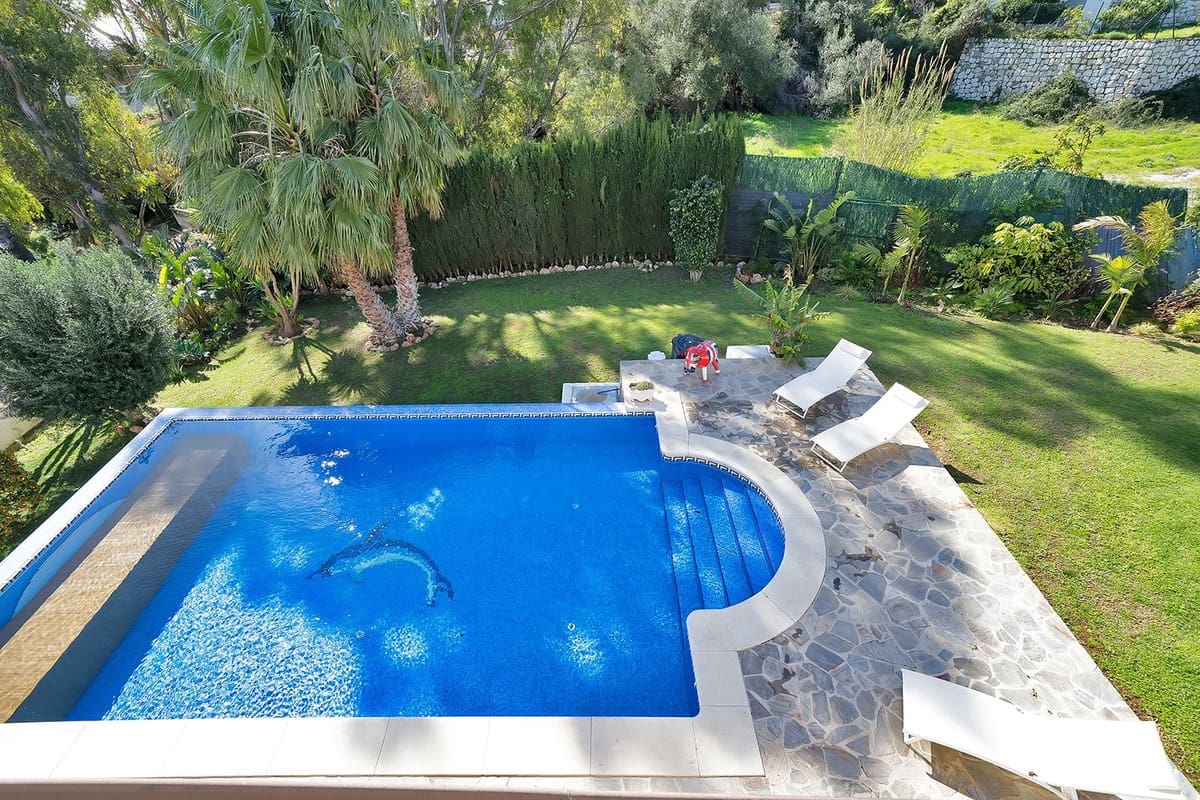 5 soveværelse Villa til salg i Benalmadena med swimmingpool garage - € 1.895.000 (Ref: 9575137)