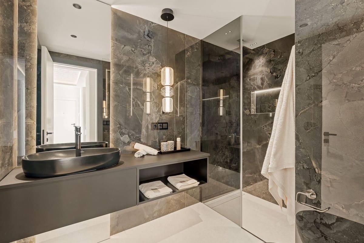 3 bedroom Penthouse for sale in Estepona - € 2,995,000 (Ref: 9580144)