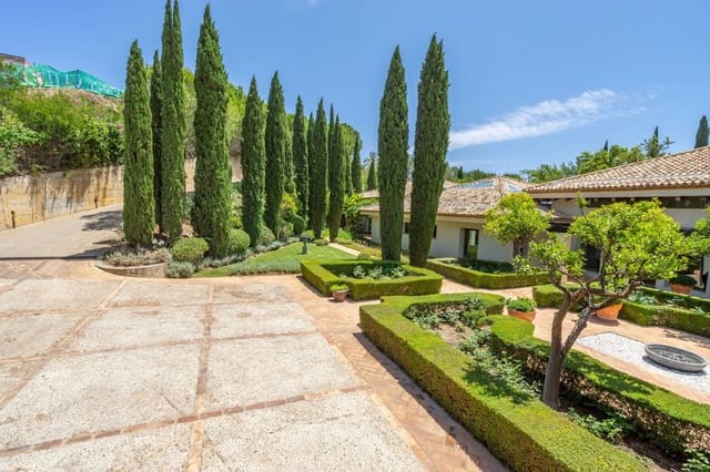 8 bedroom Villa for sale in La Zagaleta, Benahavís with pool garage - € 8,900,000 (Ref: 9585212)