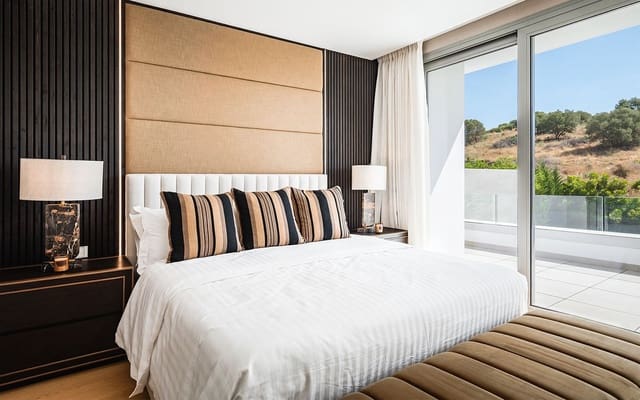 Chalet de 5 habitaciones en El Paraiso, Estepona en venta - 2.625.000 € (Ref: 9588052)