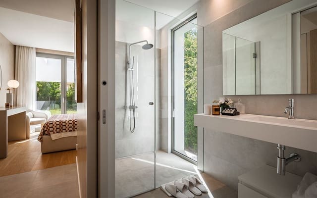 Chalet de 5 habitaciones en El Paraiso, Estepona en venta - 2.625.000 € (Ref: 9588052)