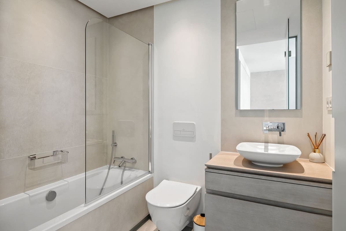 7 bedroom Apartment for sale in Nueva Andalucia - € 4,300,000 (Ref: 9604543)