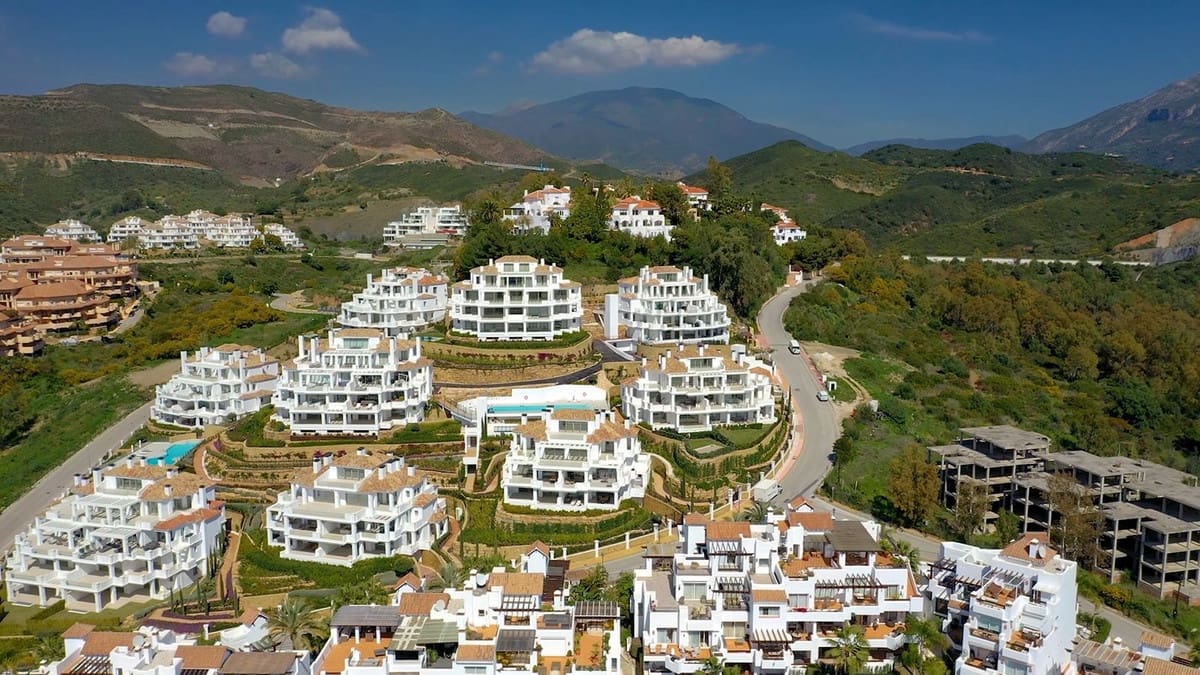 7 bedroom Apartment for sale in Nueva Andalucia - € 4,300,000 (Ref: 9604543)