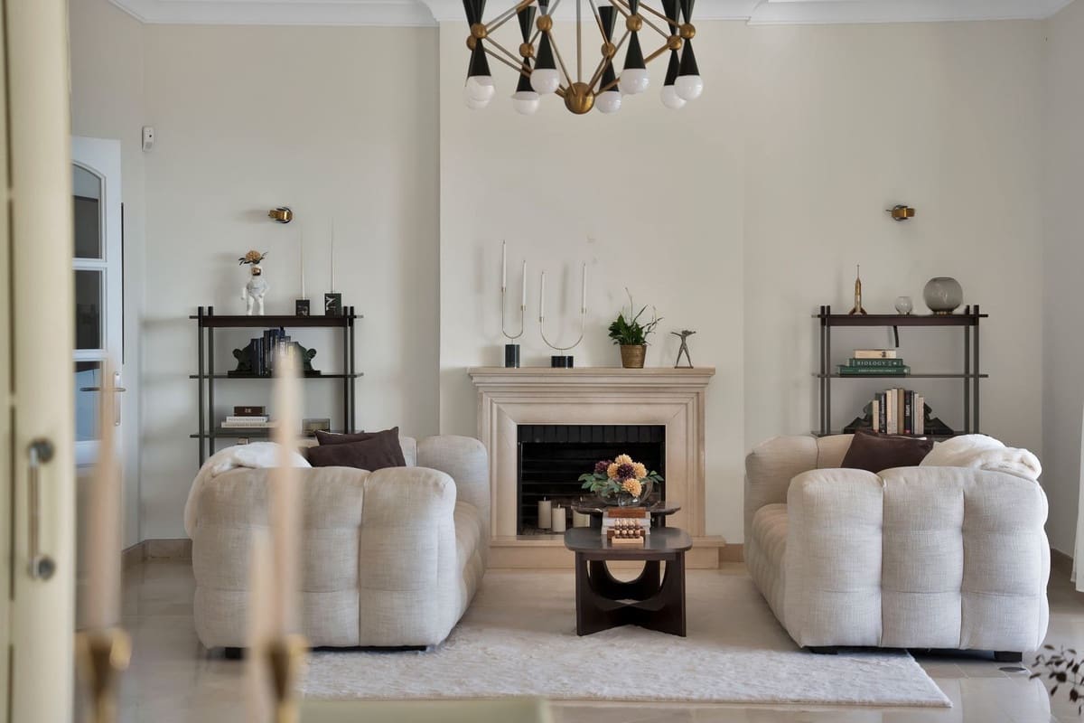 5 bedroom Villa for sale in Benahavis with pool garage - € 3,195,000 (Ref: 9611146)