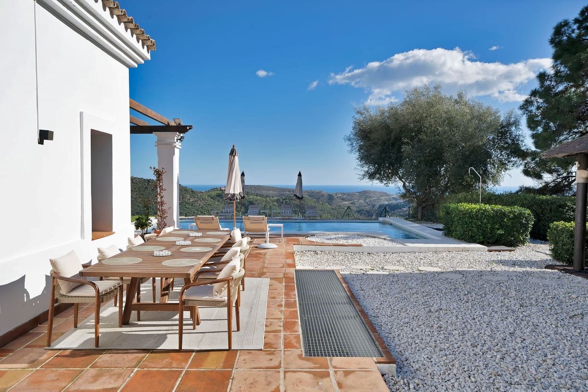 5 slaapkamer Villa te koop in Benahavis met zwembad garage - € 2.995.000 (Ref: 9611146)