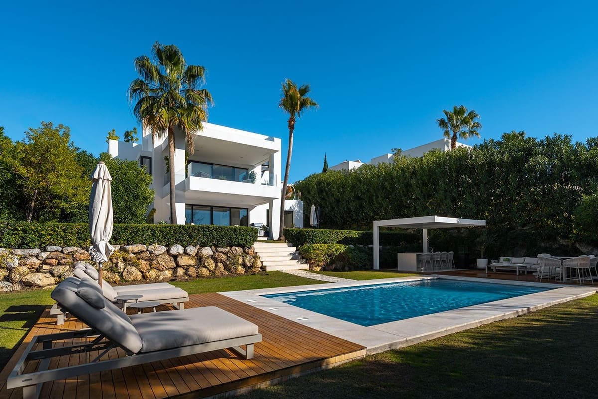 6 sovrum Villa till salu i Nueva Andalucia - 3 980 000 € (Ref: 9614615)