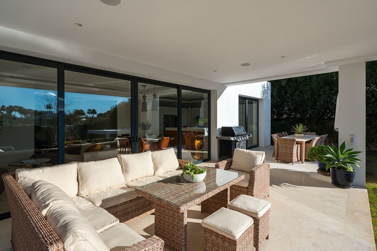 6 sovrum Villa till salu i Nueva Andalucia - 3 980 000 € (Ref: 9614615)