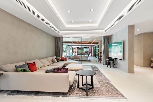 8 soverom Villa til salgs i Río Real, Marbella - € 3 500 000 (Ref: 9625180)