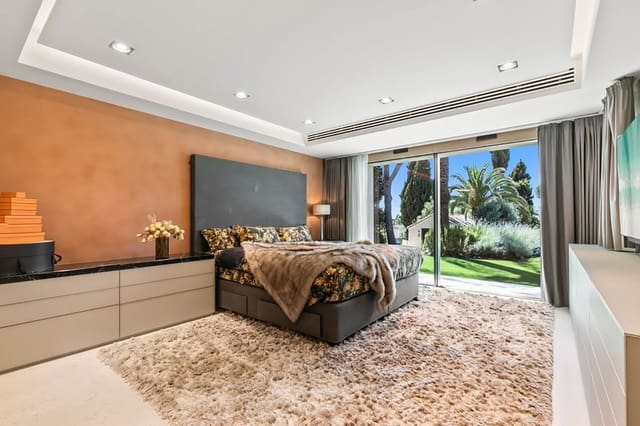 8 soverom Villa til salgs i Río Real, Marbella - € 3 500 000 (Ref: 9625180)