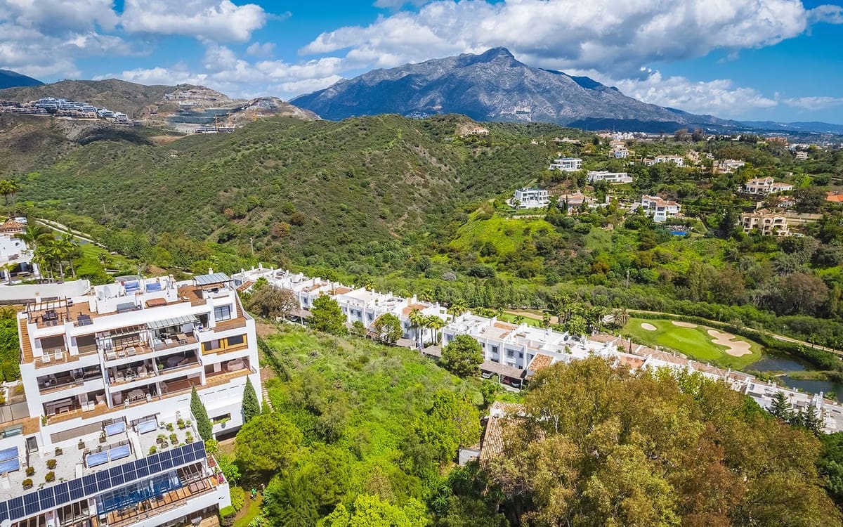Bouwgrond te koop in Benahavis - € 2.200.000 (Ref: 9625181)