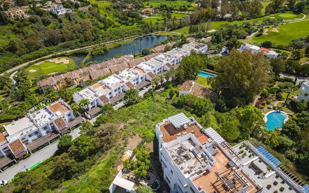 Bouwgrond te koop in Benahavis - € 2.200.000 (Ref: 9625181)