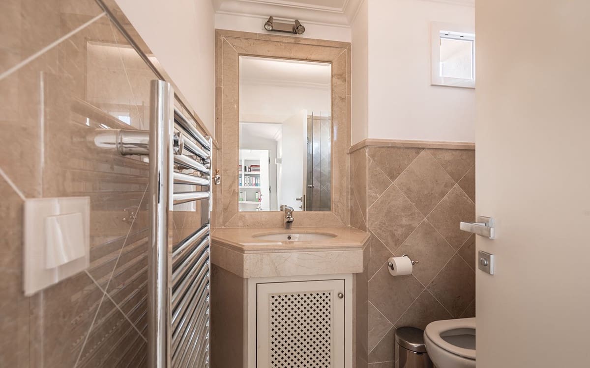 Apartamento de 3 habitaciones en Nueva Andalucia en venta - 3.950.000 € (Ref: 9626078)