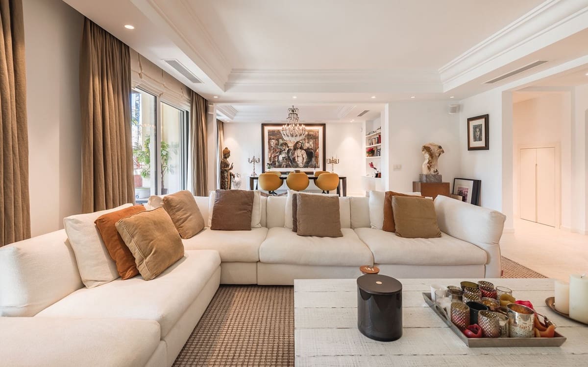 Apartamento de 3 habitaciones en Nueva Andalucia en venta - 3.950.000 € (Ref: 9626078)