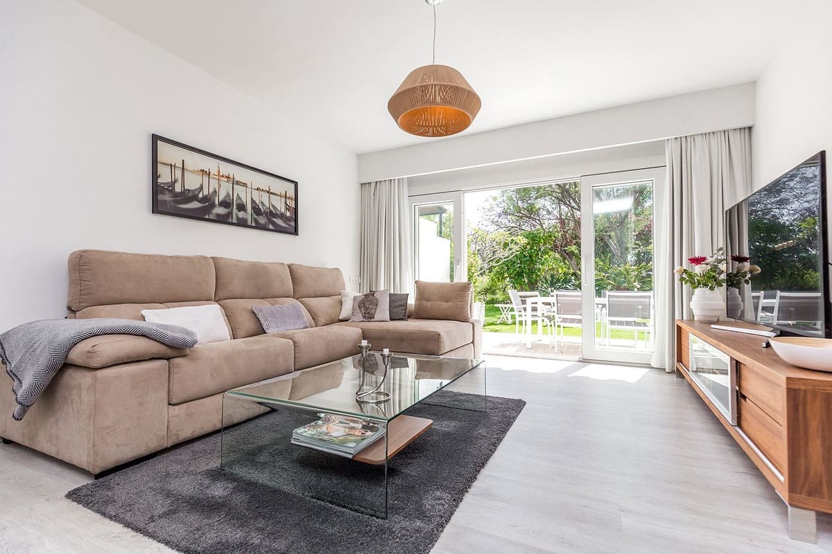 2 soveværelse Byhus til salg i Nueva Andalucia - € 745.000 (Ref: 9626079)