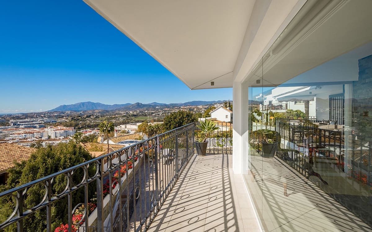 4 soveværelse Villa til salg i Nueva Andalucia - € 2.195.000 (Ref: 9626185)