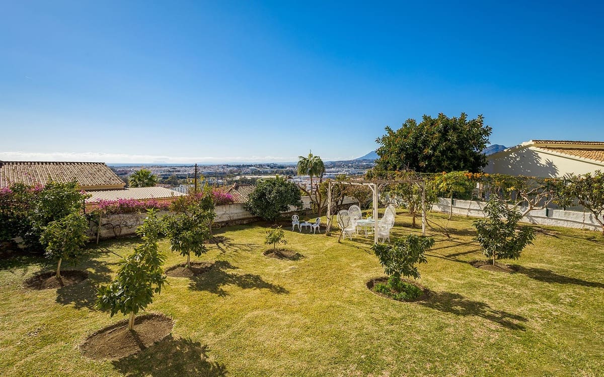 4 soveværelse Villa til salg i Nueva Andalucia - € 2.195.000 (Ref: 9626185)