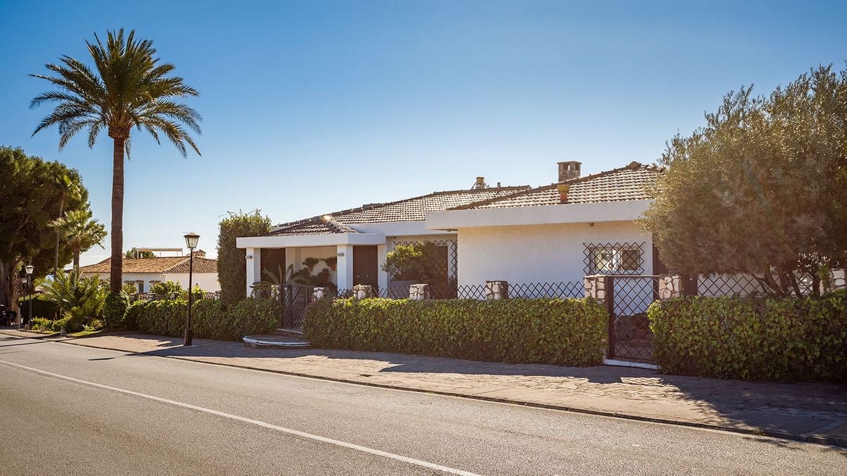 4 soveværelse Villa til salg i Nueva Andalucia - € 2.195.000 (Ref: 9626185)