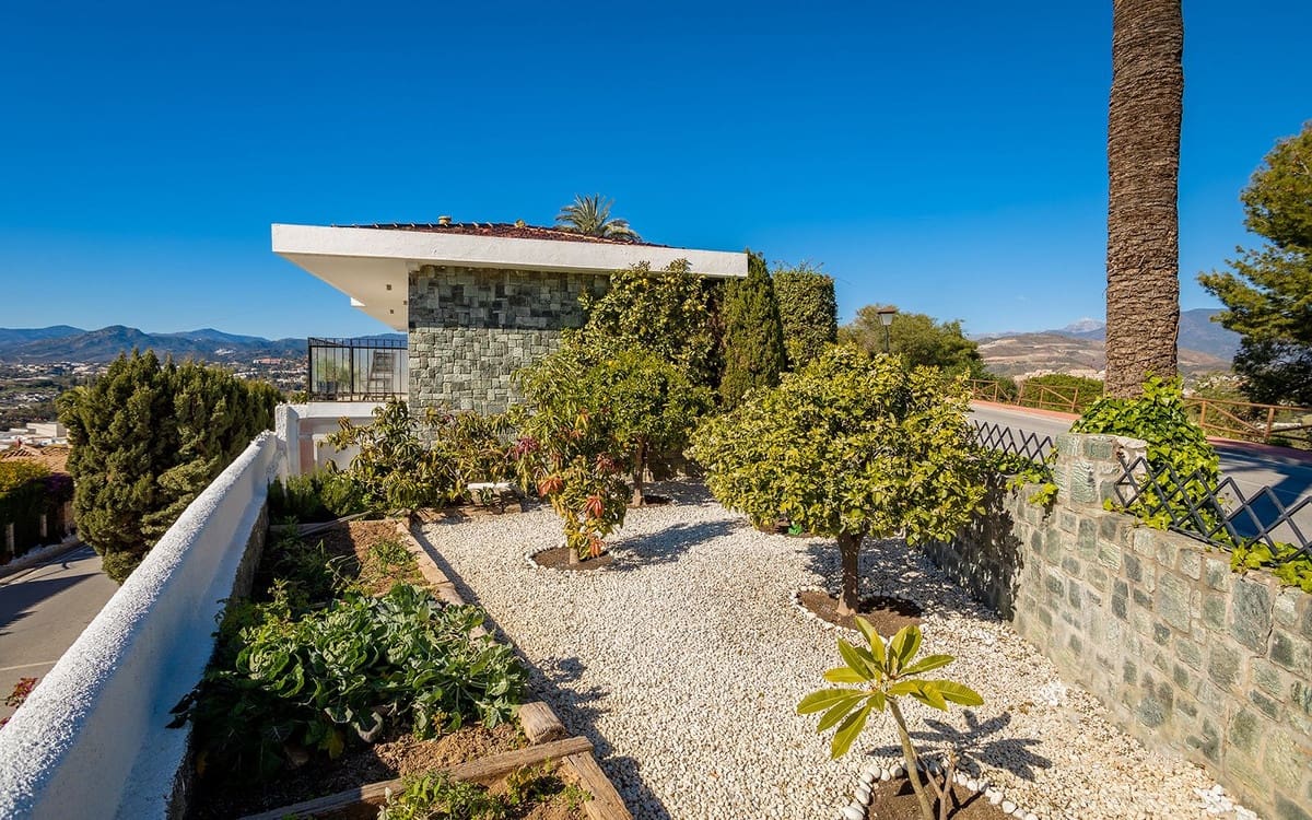 4 soveværelse Villa til salg i Nueva Andalucia - € 2.195.000 (Ref: 9626185)