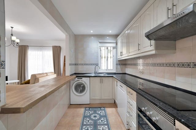 2 sovrum Lägenhet till salu i Nueva Andalucia, Marbella med pool garage - 395 000 € (Ref: 9638902)