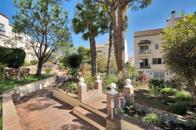 2 sovrum Lägenhet till salu i Nueva Andalucia, Marbella med pool garage - 395 000 € (Ref: 9638902)