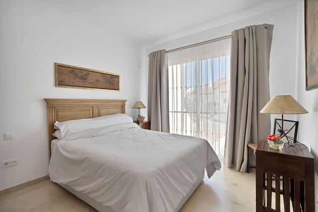 2 sypialnia Apartament na sprzedaż w Nueva Andalucia, Marbella z basenem garażem - 395 000 € (Ref: 9638902)