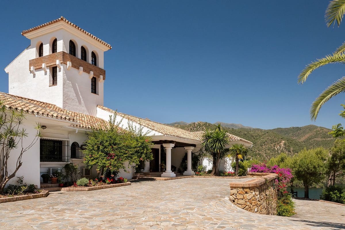 5 sovrum Villa till salu i Istan - 4 995 000 € (Ref: 9649784)