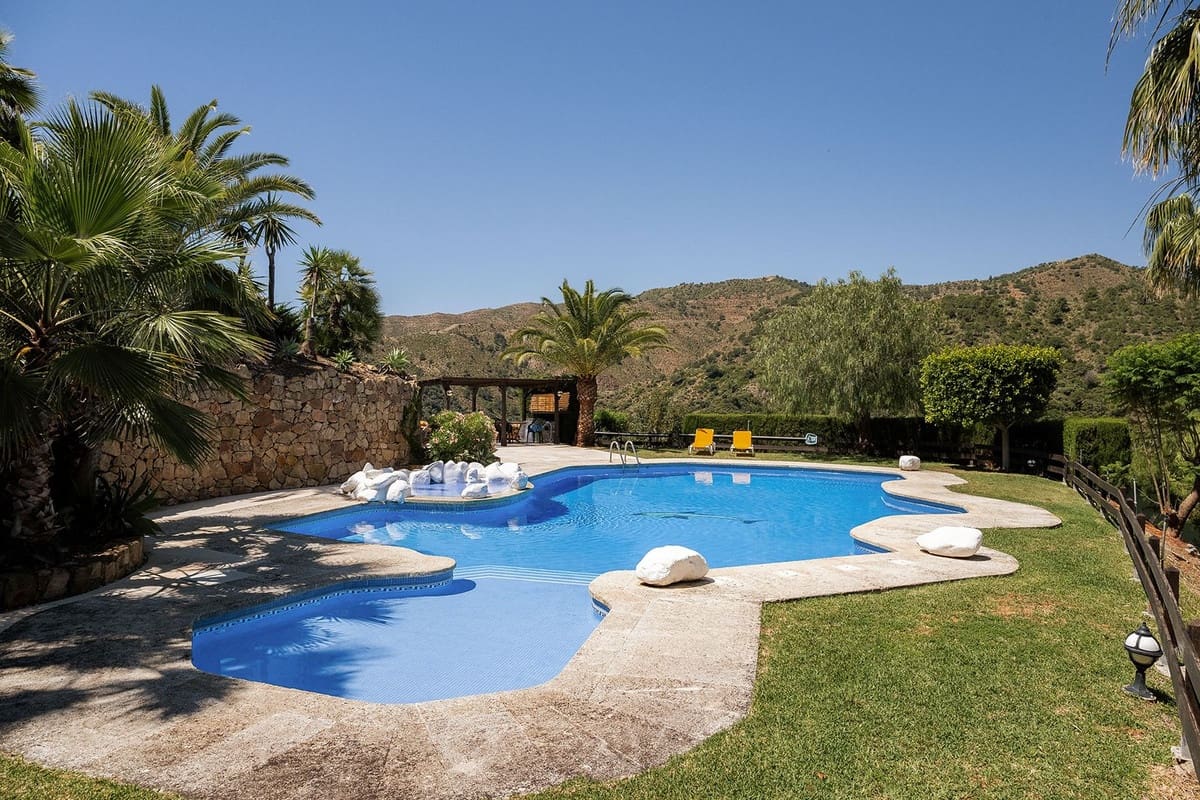 5 sovrum Villa till salu i Istan - 4 995 000 € (Ref: 9649784)