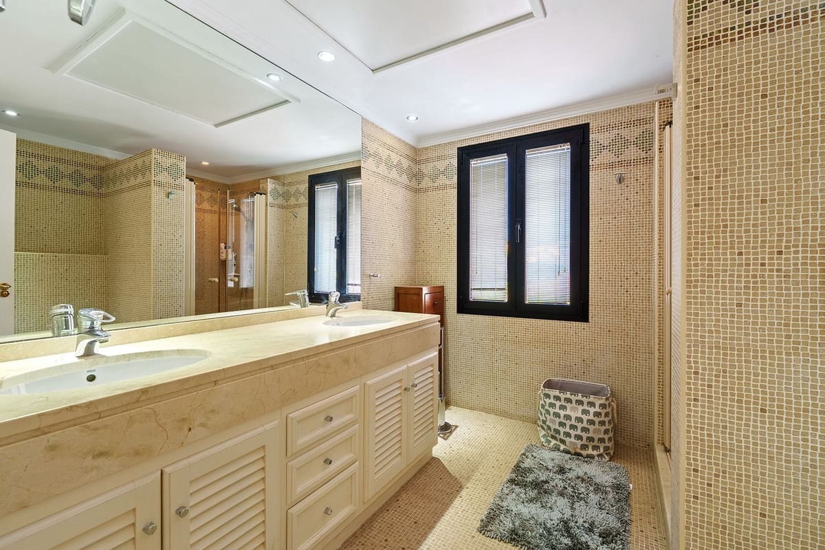 9 sovrum Villa till salu i Benahavis - 8 250 000 € (Ref: 9649936)