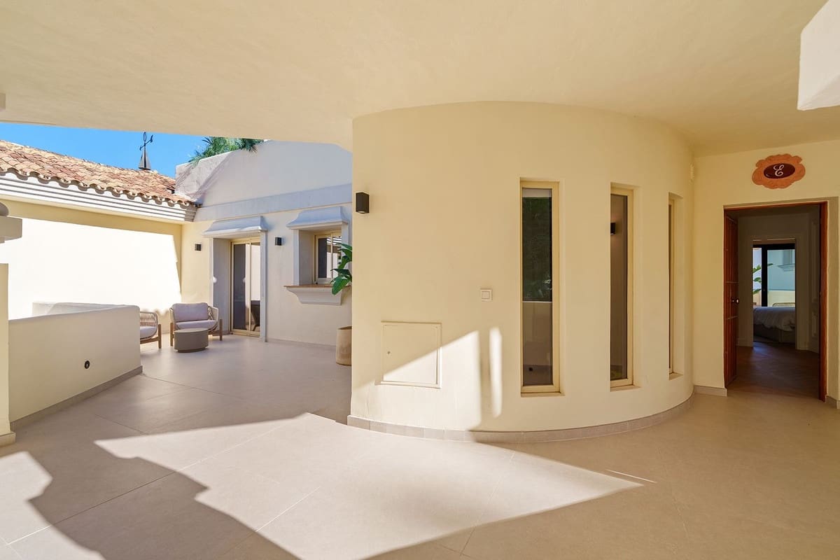 3 sypialnia Apartament na sprzedaż w Nueva Andalucia - 2 750 000 € (Ref: 9649937)