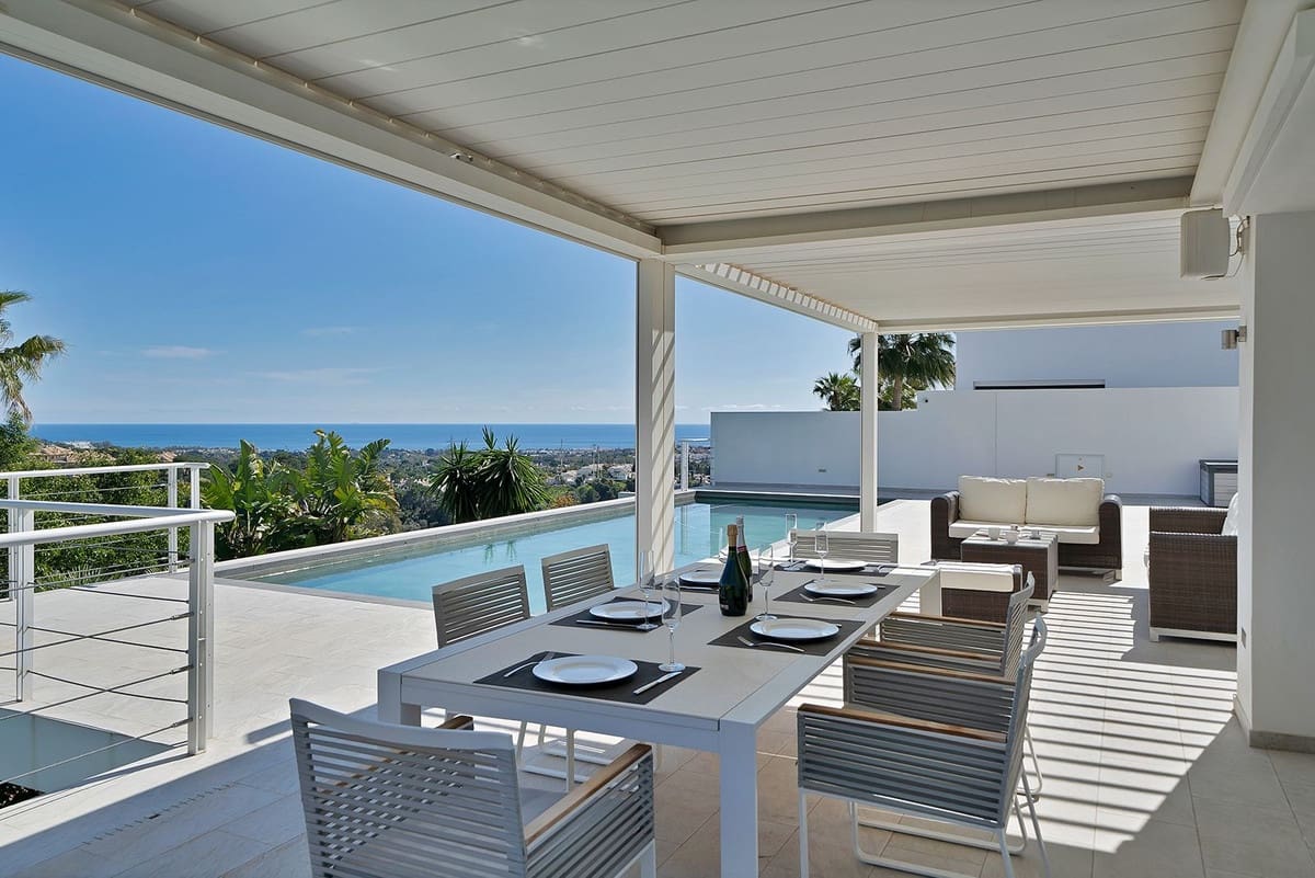 4 makuuhuone Huvila myytävänä paikassa Nueva Andalucia mukana uima-altaan 
autotalli - 3 350 000 € (Ref: 9685138)