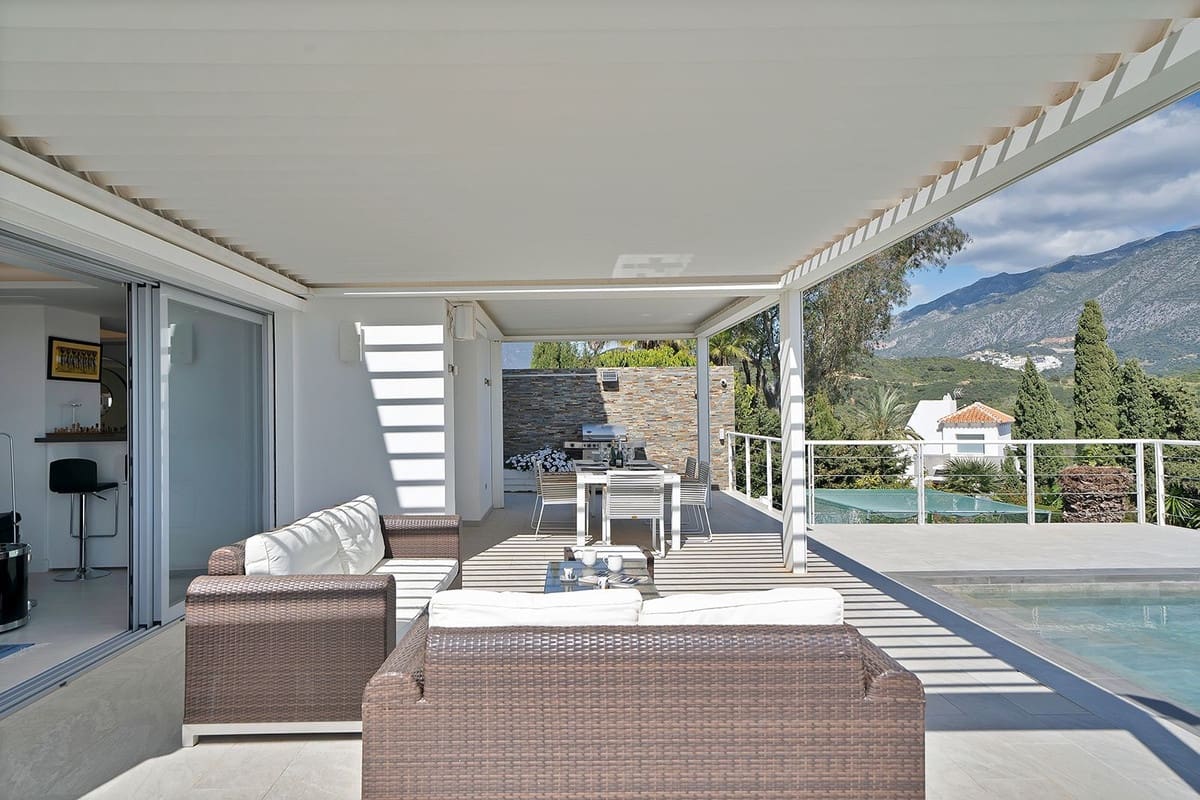 4 makuuhuone Huvila myytävänä paikassa Nueva Andalucia mukana uima-altaan 
autotalli - 3 350 000 € (Ref: 9685138)