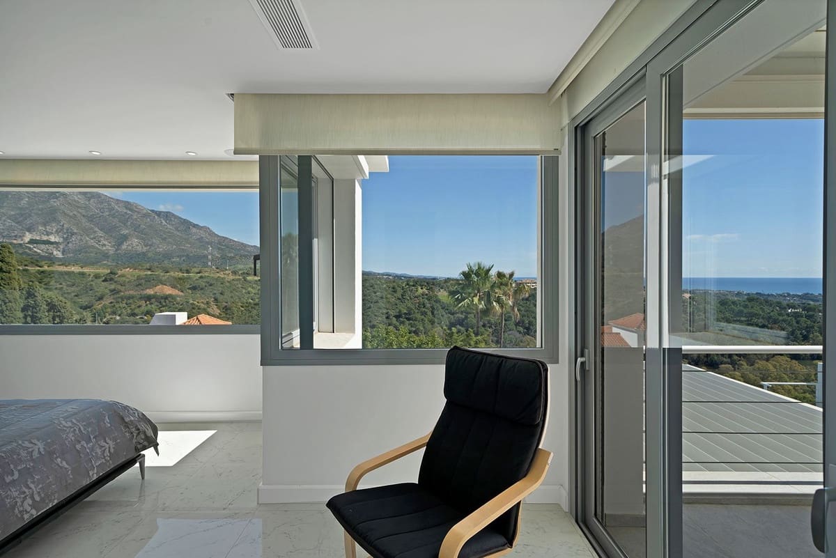 4 makuuhuone Huvila myytävänä paikassa Nueva Andalucia mukana uima-altaan 
autotalli - 3 350 000 € (Ref: 9685138)