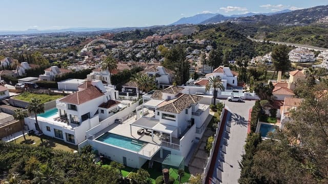 4 slaapkamer Villa te koop in Nueva Andalucia, Marbella met zwembad garage - € 3.350.000 (Ref: 9685138)