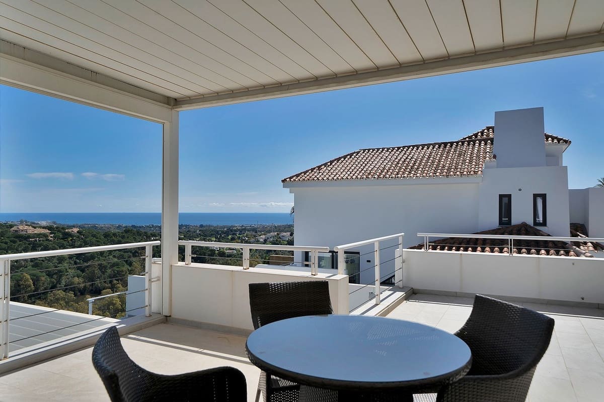 4 makuuhuone Huvila myytävänä paikassa Nueva Andalucia mukana uima-altaan 
autotalli - 3 350 000 € (Ref: 9685138)