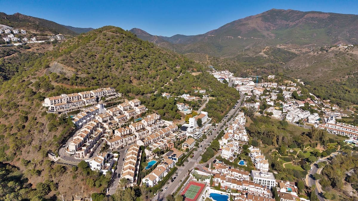 4 slaapkamer Huis te koop in Benahavis met zwembad garage - € 535.000 (Ref: 9685766)