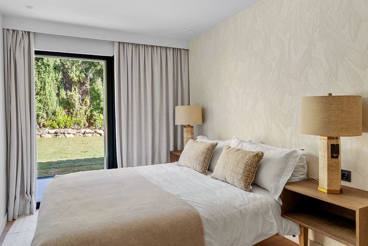 4 bedroom Villa for sale in Nueva Andalucia - € 2,895,000 (Ref: 9694627)